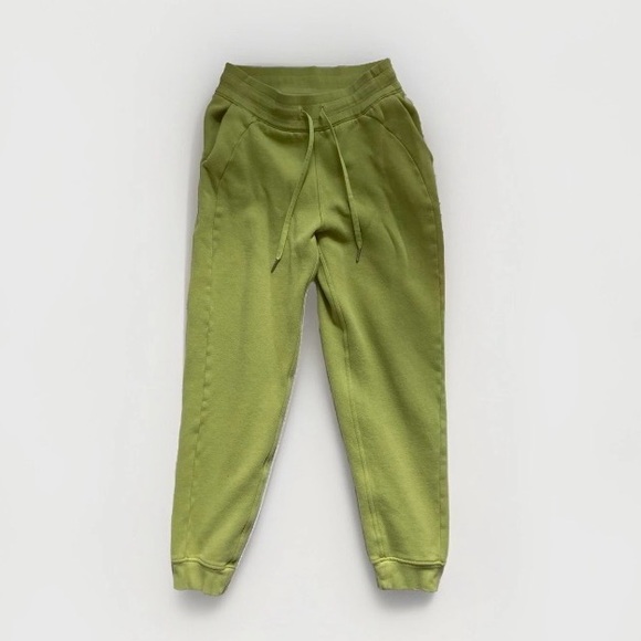 Lululemon Scuba High-Rise Jogger Size 4 Wasabi Yellow Green - Picture 2 of 6